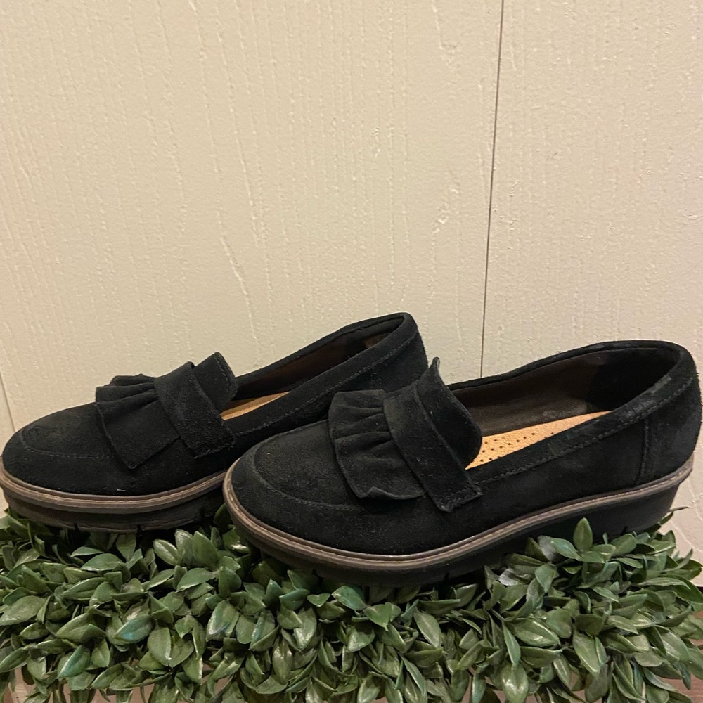 HOST SPECIAL Clarks Black Suede Airbell Slip on Loafers Size 10